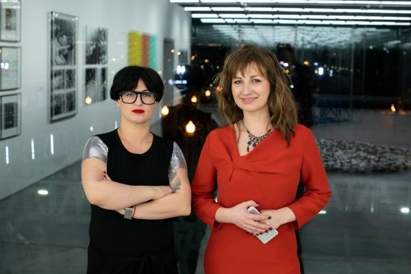 Kuratorinnen Snejana Krasteva and Ekaterina Lazareva (links im Bild) Foto: Dmitry Shumov © Garage Museum of Contemporary Art