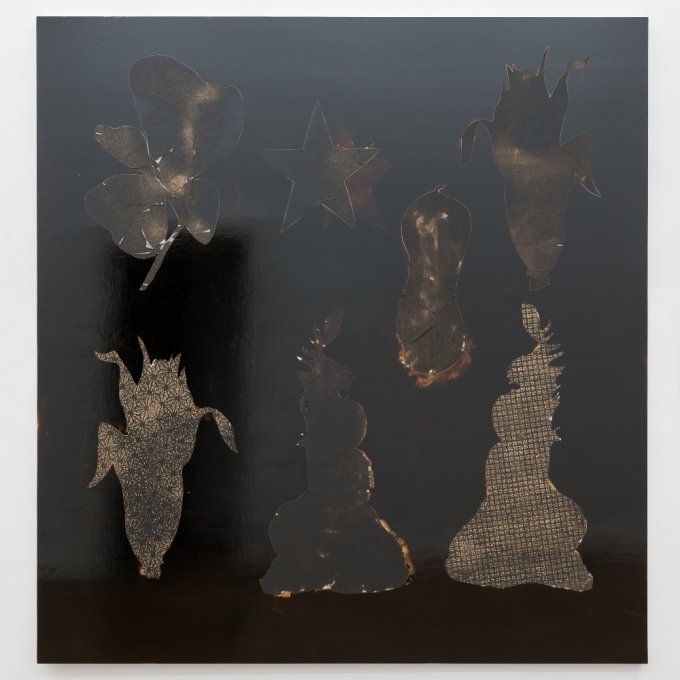 Nora Kapfer, Untitled, 2018, 160 x 150 cm, Bitumen and paper on wood