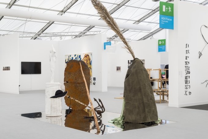 Sophie Jung, Taxpayer's Money, installation view, Frieze Art Fair, London, 2019 | Courtesy the artist and Sophie Tappeiner | Copyright: Thierry Bal