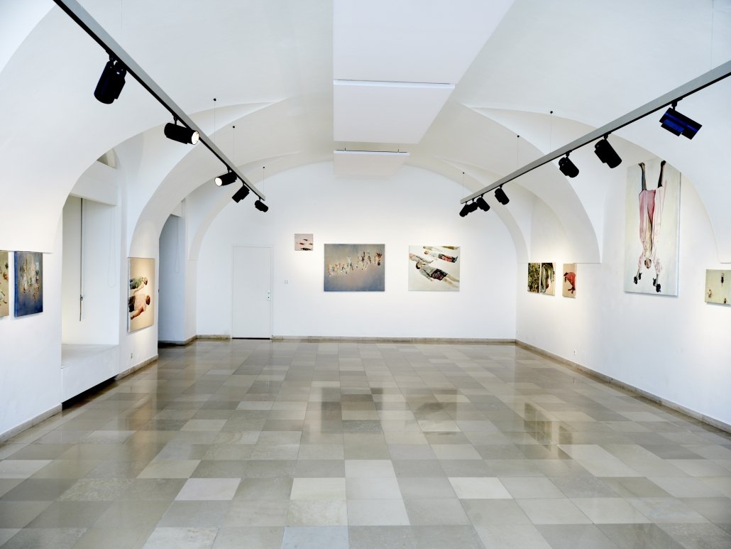 Michaela Schwarz-Weismann, Ausstellungsansicht "ENCHANTED GARDEN" Oberösterreichische Kunstverein 2020, Foto: © Jork Weismann