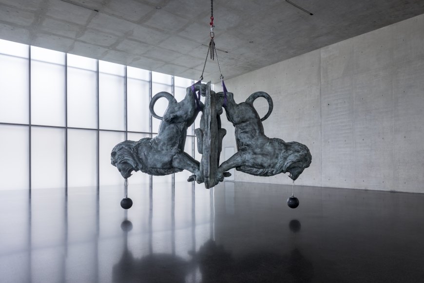 Raphaela Vogel, In festen Händen, Ausstellungsansicht Kunsthaus Bregenz 2019/2020, Foto: Markus Tretter