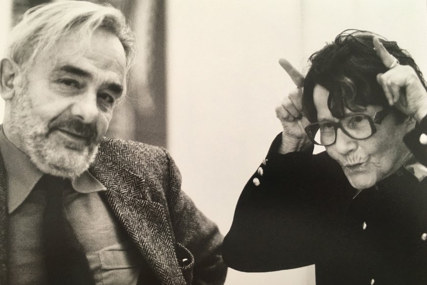 Maria Lassnig und Arnulf Rainer, während einer Ausstellungseröffnung in Wien, 1999, Foto: Heimo Rosanelli