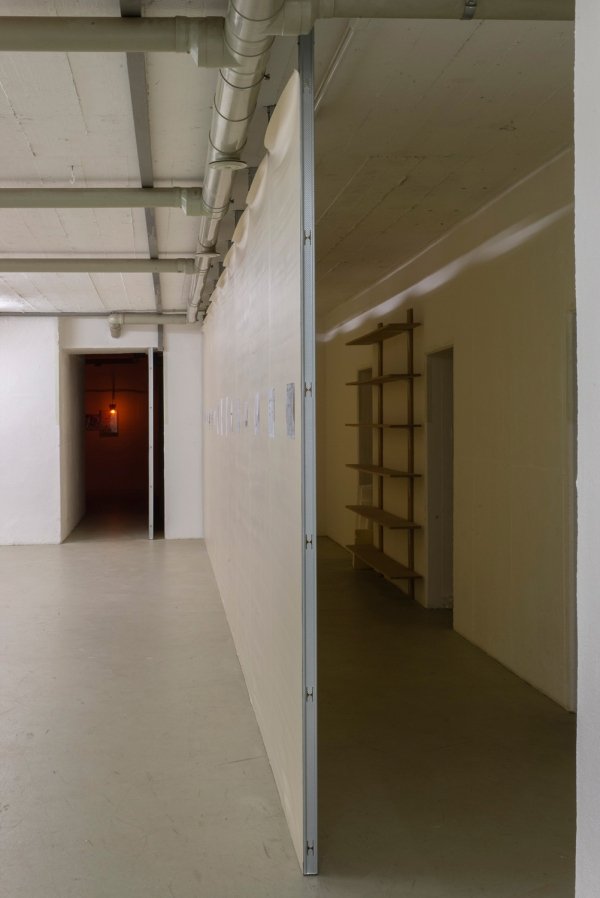Lukas Quietzsch & Philipp Simon, Leibliches Hören und sein Knecht, 2019, Ausstellungsansicht, kunstbunker e.V., Nürnberg