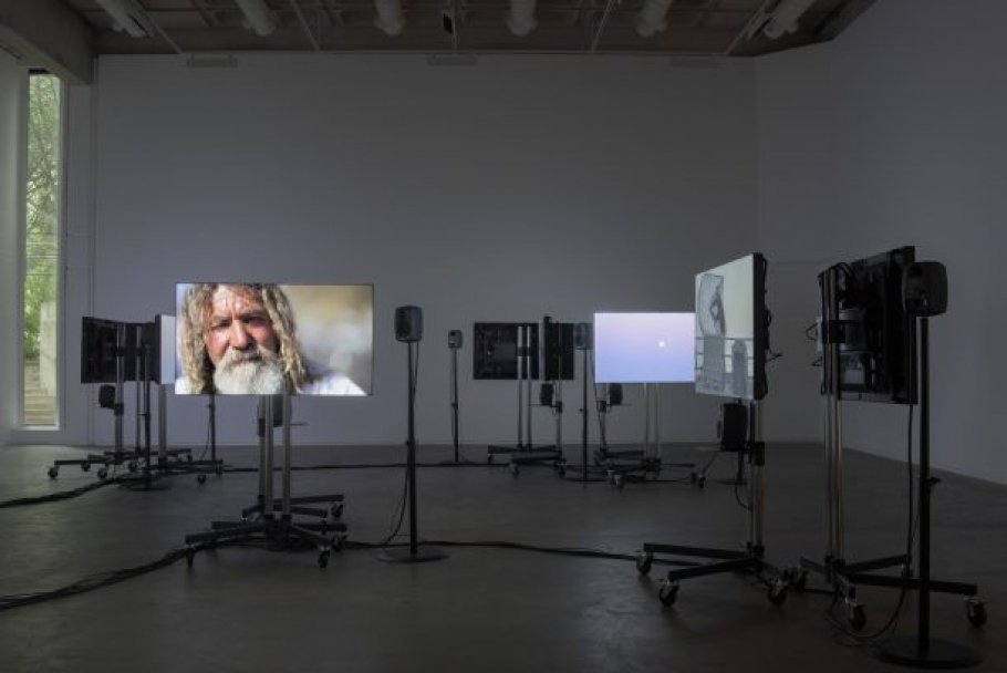 Gerard Byrne und Sven Anderson, A Visibility Matrix, 2018, Installationsansicht Douglas Hyde Gallery, Dublin, Foto: Louis Haugh