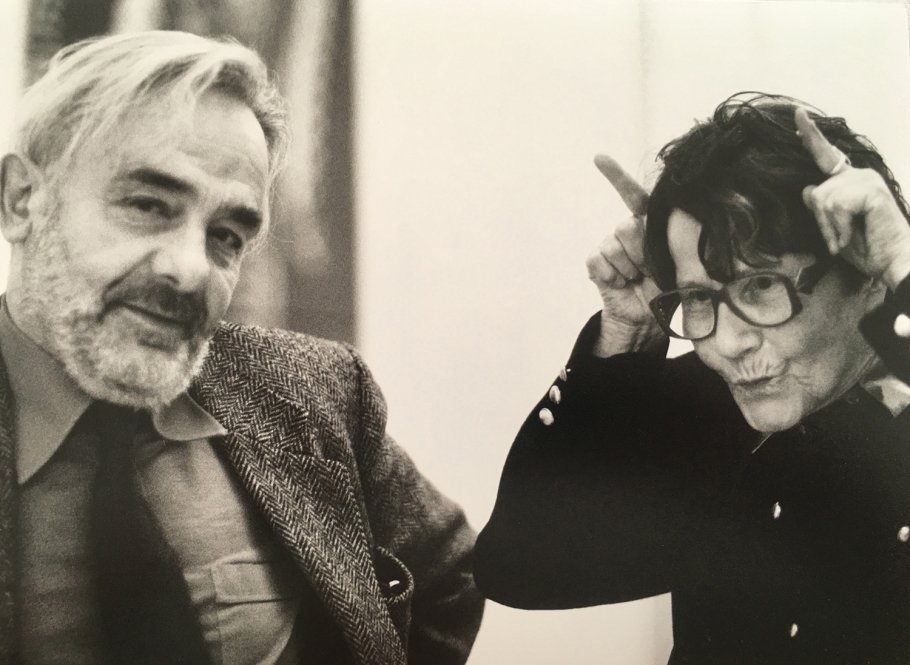 Maria Lassnig und Arnulf Rainer, während einer Ausstellungseröffnung in Wien, 1999, Foto: Heimo Rosanelli