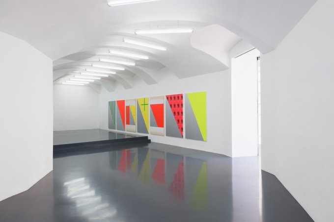 Nick Oberthaler, M_O_B, 2019, Ausstellungsansicht, Galerie Emanuel Layr, Wien