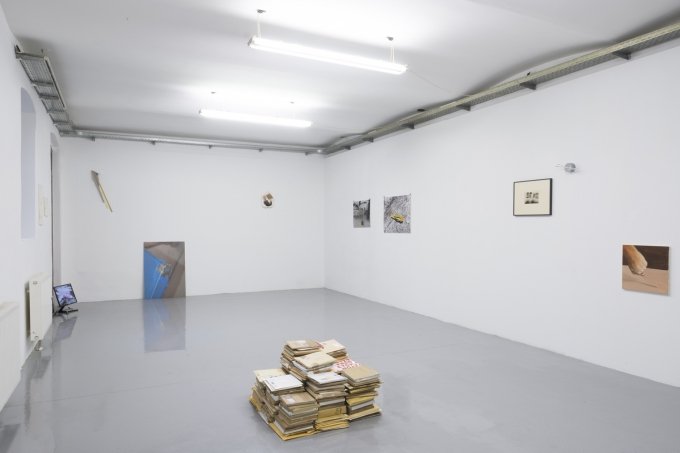 Gruppenausstellung, Curved Arrows, 2019, Ausstellungsansicht, Kunstraum am Schauplatz, Wien