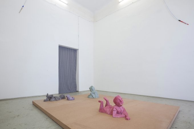 Niclas Riepshoff, Skulpturen des 20. Juni, 2018, Ausstellungsansicht, fAN Kunstverein (Im Rahmen des Austellungformats "Seasons"), Wien 