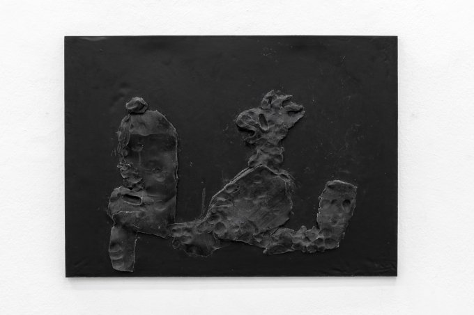 Toni Schmale, frau mit katze, 2019, Biresin 450, 53 x 73 x 3 cm