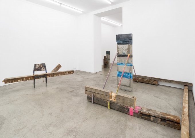 Cäcilia Brown, Es gibt Ecken aus denen kommt man nicht mehr raus, 2018, Ausstellungsansicht, Gabriele Senn Galerie, Wien