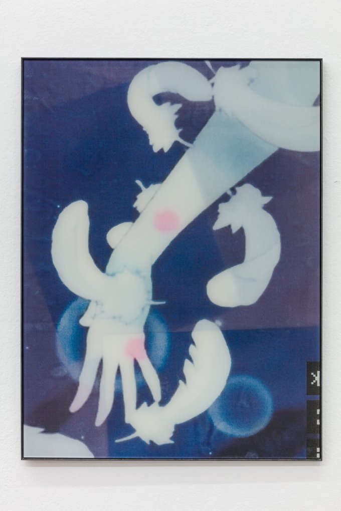Marina Sula, Crisis, Make Up!, 2019, UV-print on plexiglas, alu-dibond, steel, 67 x 90 cm, unique | Courtesy Gabriele Senn Galerie | Photo: Kunst-dokumentation.com 