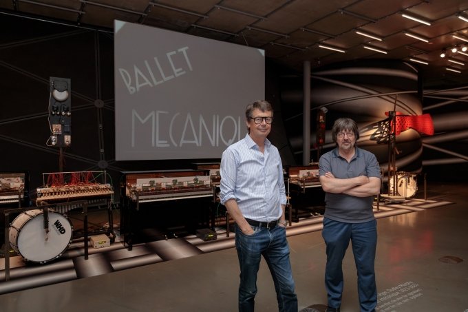Peter Kogler und Winfried Ritsch, vor dem "Ballet Mécanique", Foto: Universalmuseum Joanneum/N. Lackner