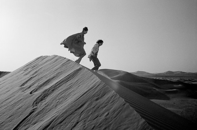 Christo and Jeanne-Claude, Auf der Suche eines Ortes für „The Mastaba”, Februar 1982, Foto: Wolfgang Volz © 1982 Christo