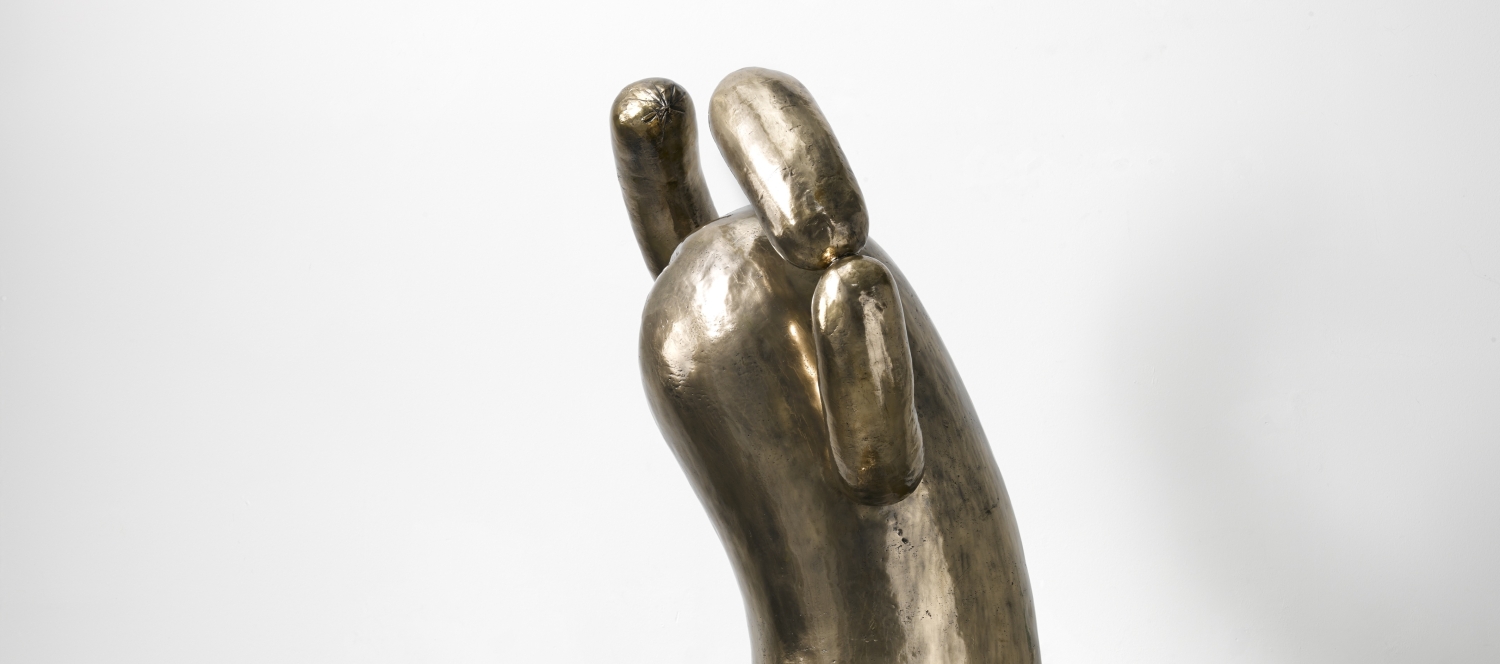 Erwin Wurm, Abstract Sculptures (Giant big, me ideal), 2014, Bronze, polished, 300 kg, 298 x 133 x 91 cm (117.32 x 52.36 x 35.83 in), Ed. of 5 (EW 1337.5) © Erwin Wurm, Photo: Ulrich Ghezzi, Courtesy Galerie Thaddaeus Ropac, London • Paris • Salzburg