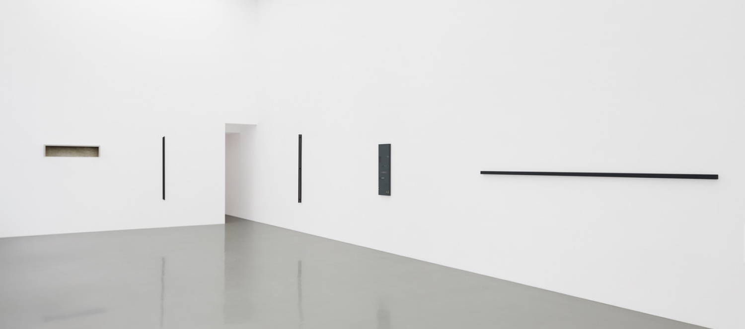 Curated by Florian Pumhösl, 2019, Ausstellungsansicht, Galerie Meyer Kainer, Wien