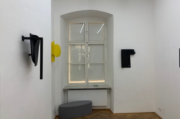 Elmira Iravanizad, Gate, Ausstellungsansicht Galerie Straihammer und Seidenschwann, 2019 (Foto: © Silvie Aigner)
